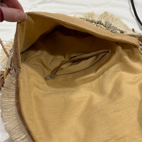 Revolve gold shimmer purse - Picture 3 of 3